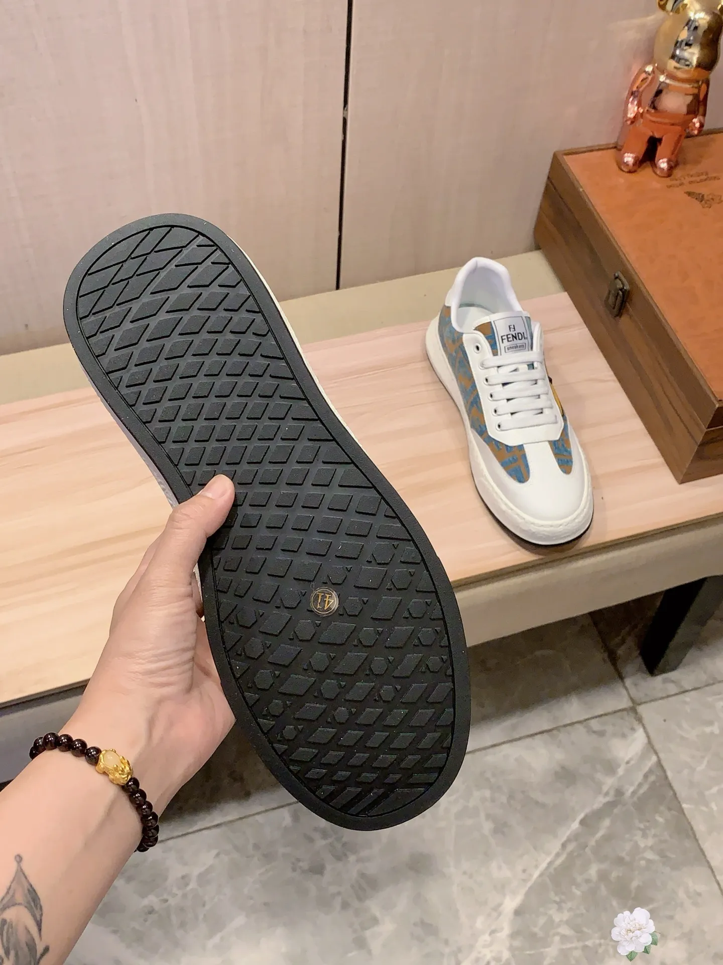 Men's men's shoes 💰420💰💰🎩🎩[Lightning][Lightning] "FENDI*" The latest and most popular casual shoes, top brand [Seduce] luxury ~ purchasing agent, top quality ~. [Strong] The upper is made of imported breathable cowhide with fabric material ➕ Breathable sheepskin feet (•) and fine workmanship. The original stylish and stylish soft rubber wear-resistant and non-slip outsole is light and comfortable on the feet. The real thing looks better when photographed in person. No. 122: code: 38-44, 5️⃣ colors selected